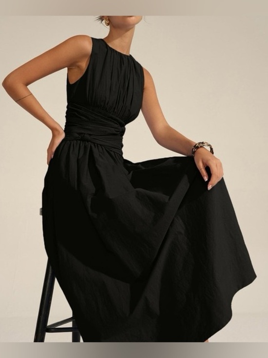 Commense Dresses & Skirts - Commense Ruched Waist Maxi Dress in Black size Large. New with tag.